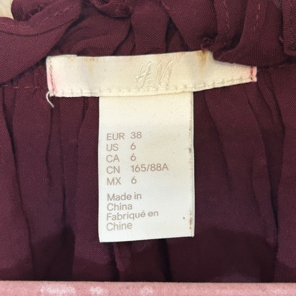 Burgundy H&M Clip Dot Tie Front Long Sleeve Blouse with Ruffled sleeves Size 6 - Picture 4 of 4